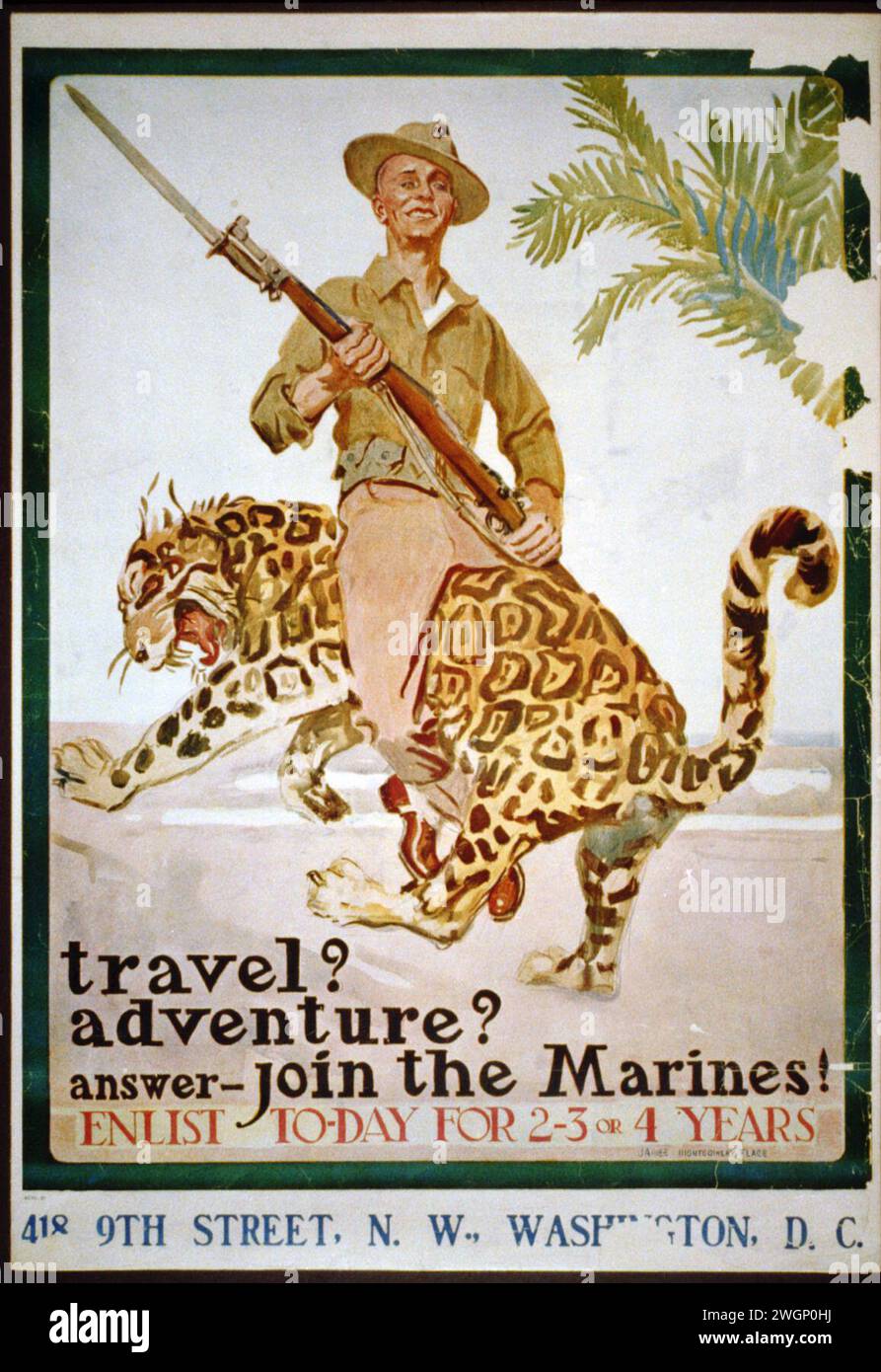 Poster zur Rekrutierung der US-Marines. „Reisen? Abenteuer? Antwort: Nehmen Sie an der Marines Teil. Das Bild zeigt einen Mann im Safari-Outfit mit Pistole, der auf einem Leoparden reitet. Vintage-Look, mit Schadensposter. Stockfoto