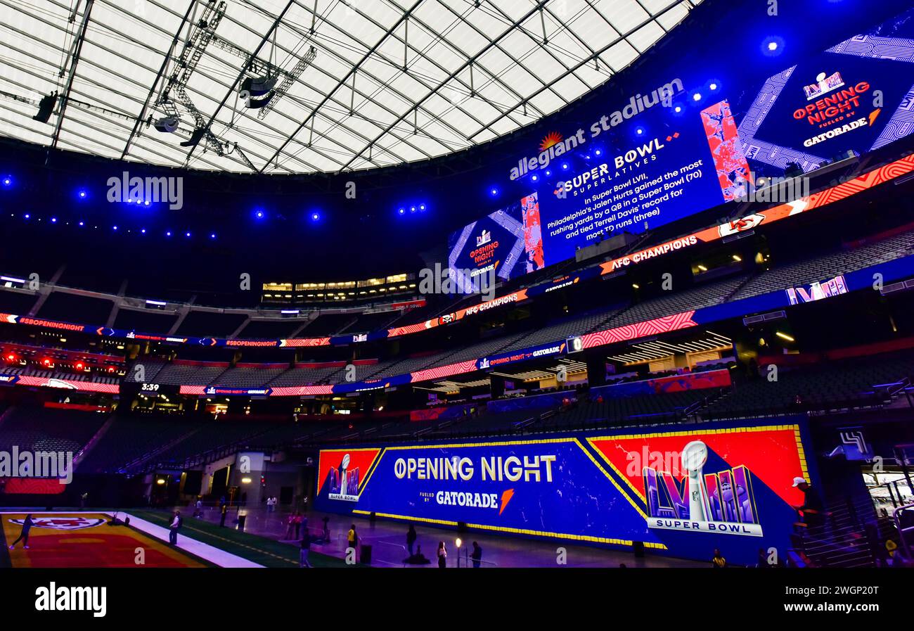 Las Vegas, Nevada, USA, 5. Februar 2024 - NFL Super Bowl LVIII Opening Night im Allegiant Stadium in Las Vegas, Nevada, USA. Quelle: Ken Howard/Alamy Live News Stockfoto