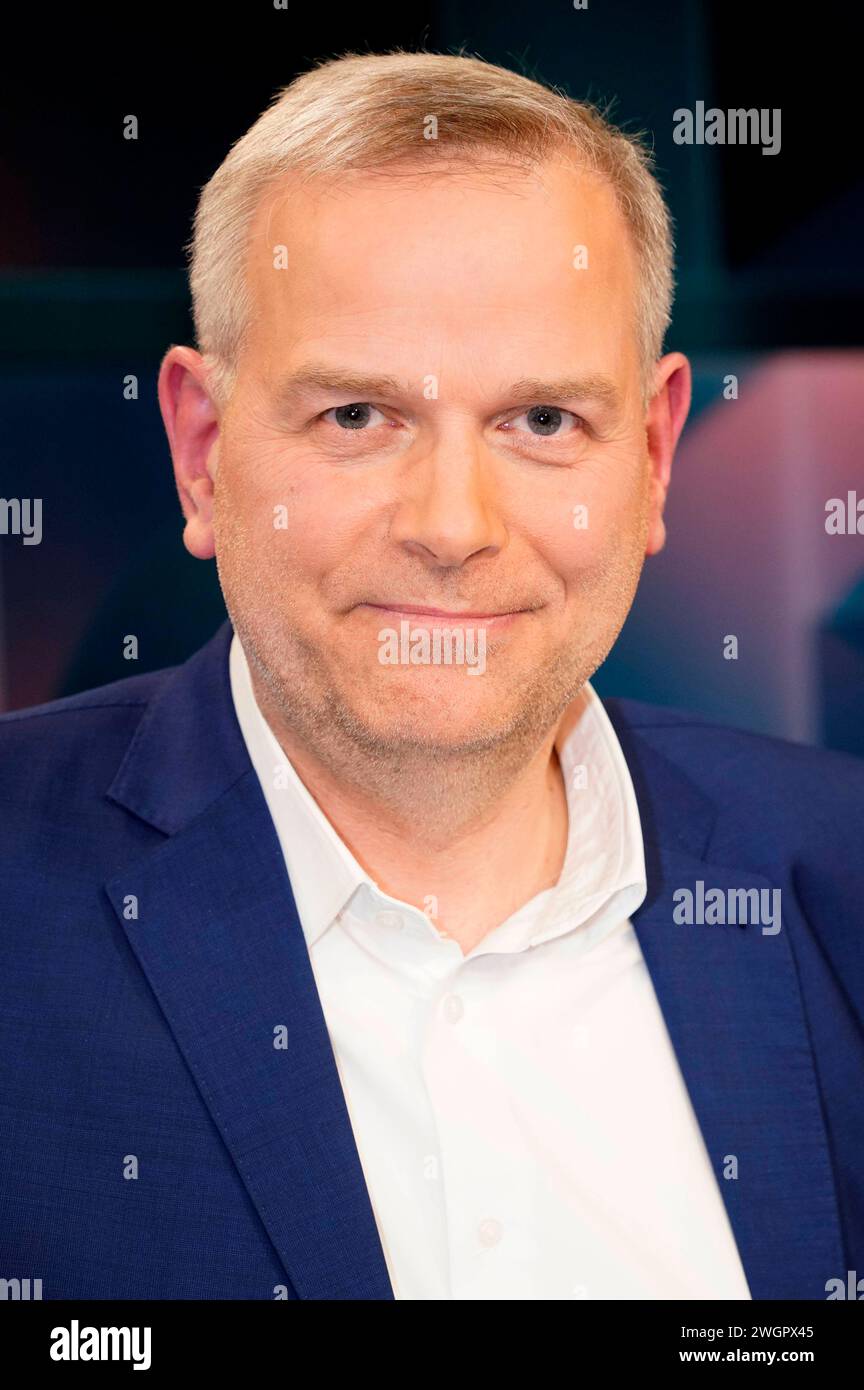 Leif-Erik Holm in der ARD-Talkshow hart aber fair im Studio Adlershof. Berlin, 05.02.2024 *** Leif Erik Holm auf der ARD Talkshow hart aber fair im Studio Adlershof Berlin, 05 02 2024 Foto:XT.xBartillax/xFuturexImagex hart fair0502 4228 Stockfoto