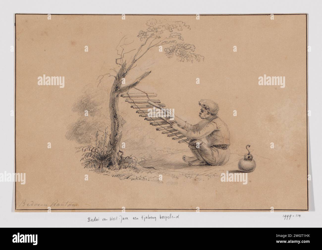 Baduy of the Banten, West-Java, Jannes Theodorus Bik (zugeschrieben), um 1816 - um 1846 Zeichnung Baduy of the Banten Residence, ein Tjaloeng-Spiel. Der Tjaloeng [Calung] kommt nur in West-Java vor (der Name ist Soendanesisch). Die Baduy leben im zentralen bergigen Teil von West-Java, westlich von Bogor. West-Java bristol Board. Tinte. Bleistiftstift Stockfoto