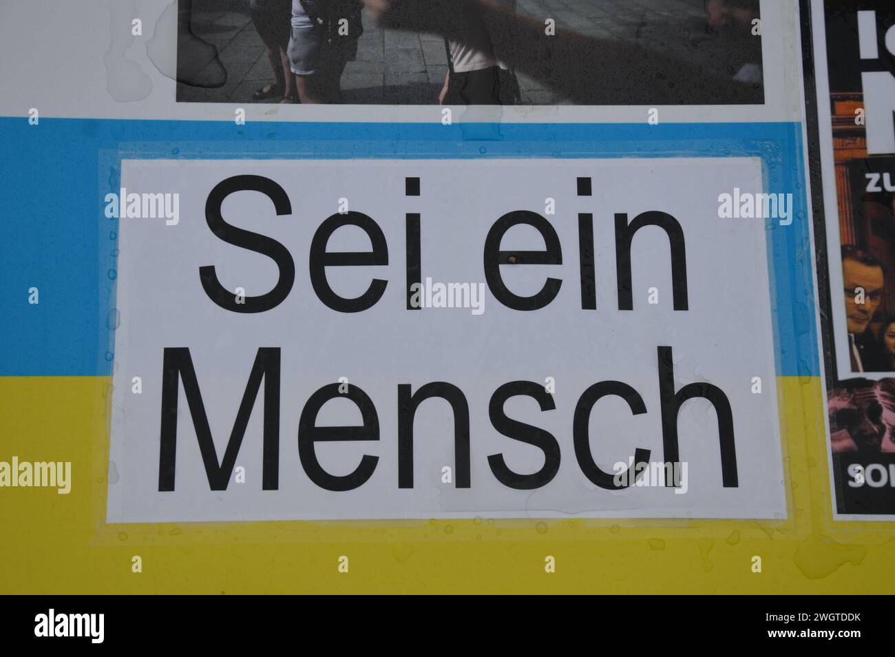 Berlin, Deutschland - 3. Februar 2024 - Ukraine-Gedenkstätte vor der russischen Botschaft unter den Linden. (Foto: Markku Rainer Peltonen) Stockfoto
