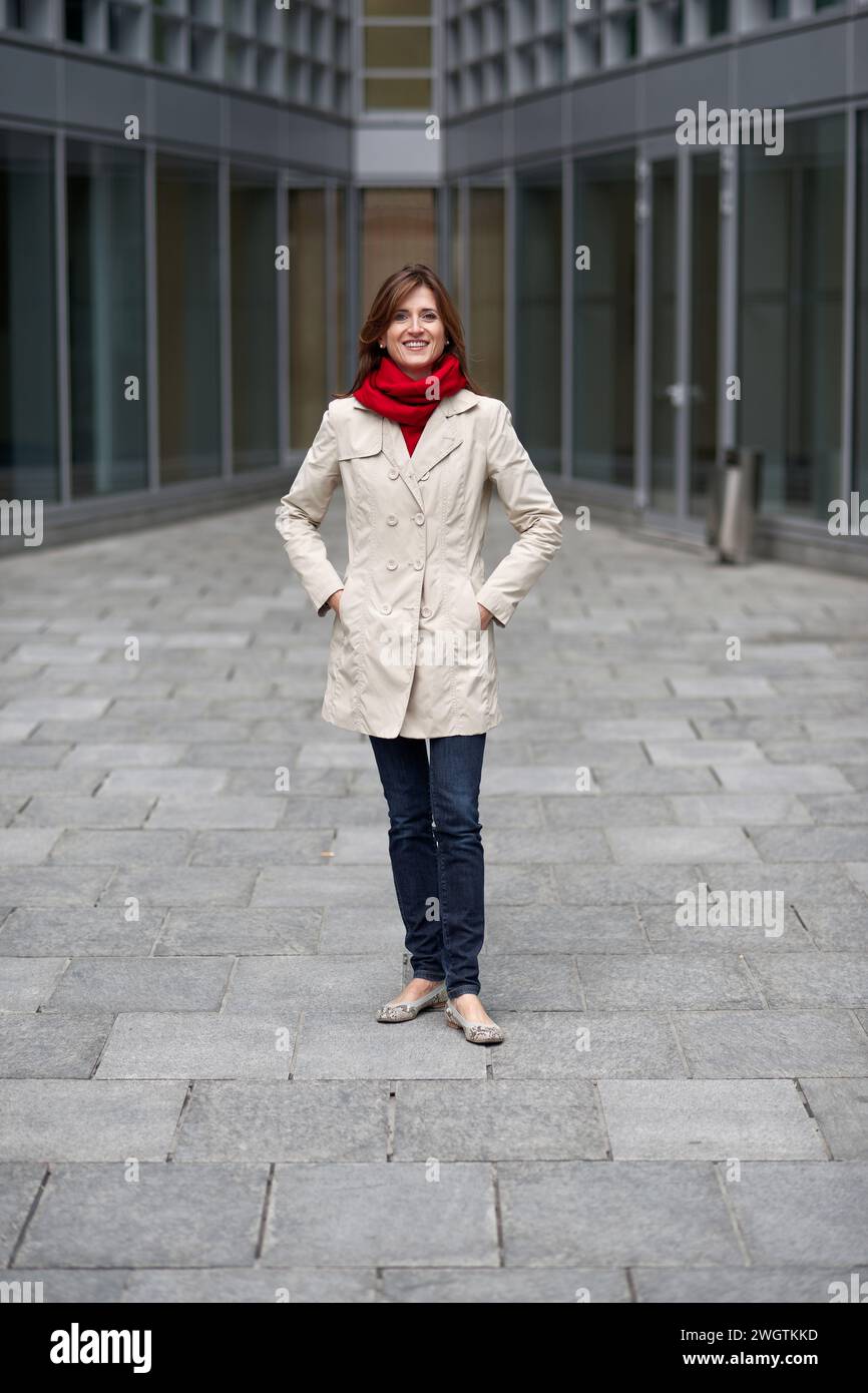 Schöne Frau im Freien, Mailand, Italien. Stockfoto