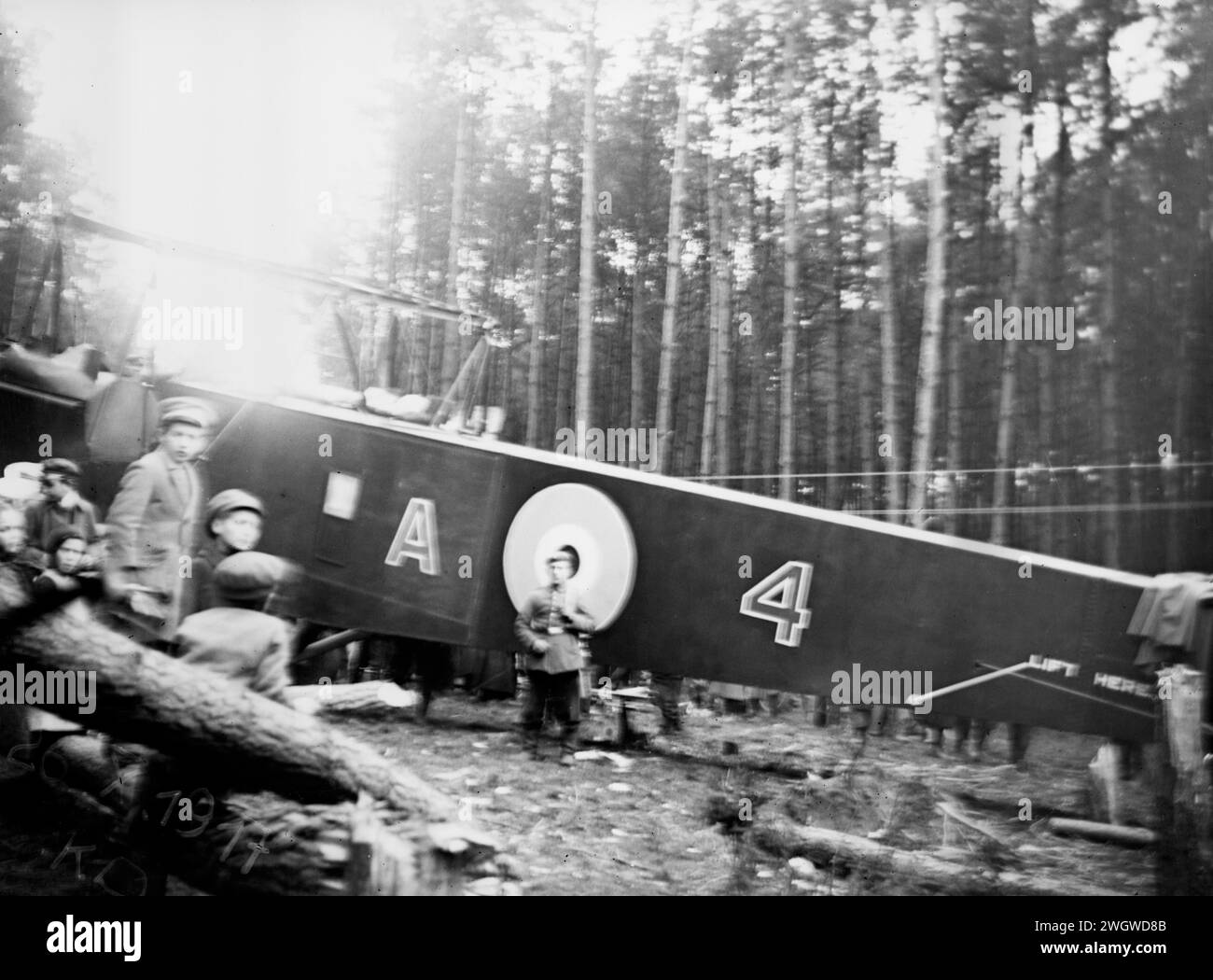 Handley Page O/400 Bomber / abgestürzter Doppeldecker Bomber ROYAL AIR FORCE 1. / Erster Weltkrieg WW1 WWI- Handley Page O/400 Bomber / Abgestürzter Doppeldecker Bomber Royal Air Force 1. Weltmeer Stockfoto