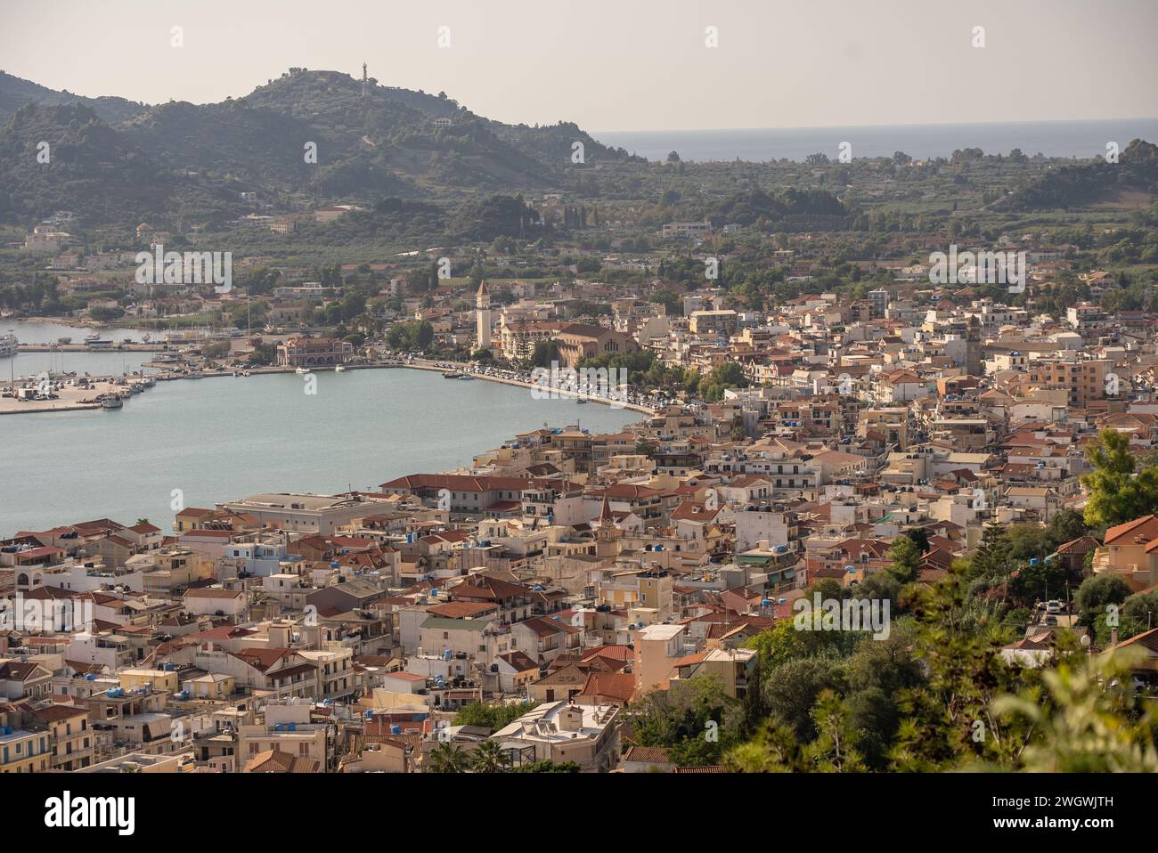 Hafen von Zakynthos Stadt aus bochali Sicht, Griechenland. Stadt Zakynthos. Panorama der Stadt Zante Zakynthos in Griechenland. Stockfoto