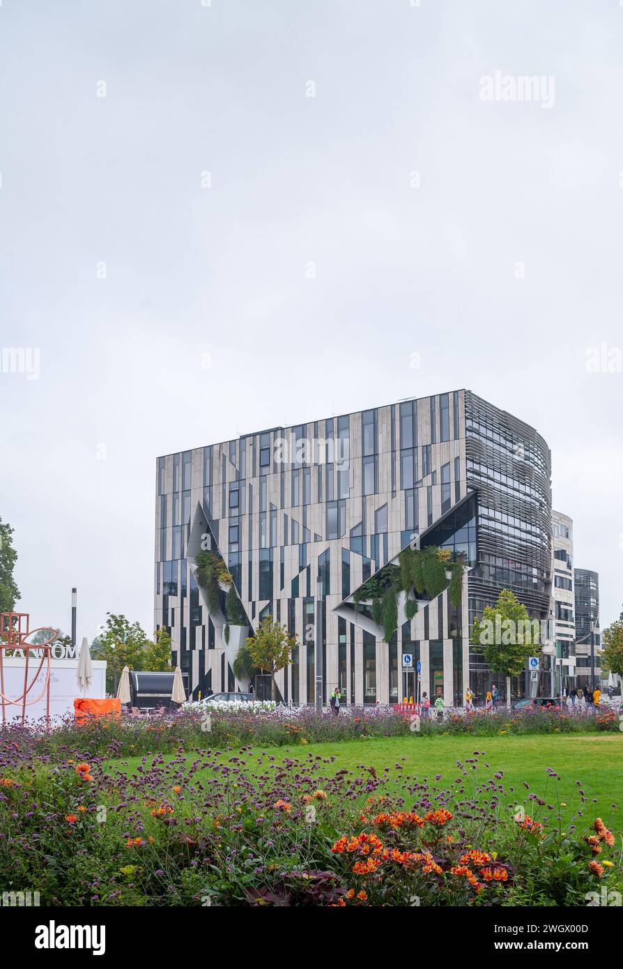 Düsseldorf, NRW, Deutschland - 11. September 2022. Blick auf das moderne Gebäude Stockfoto