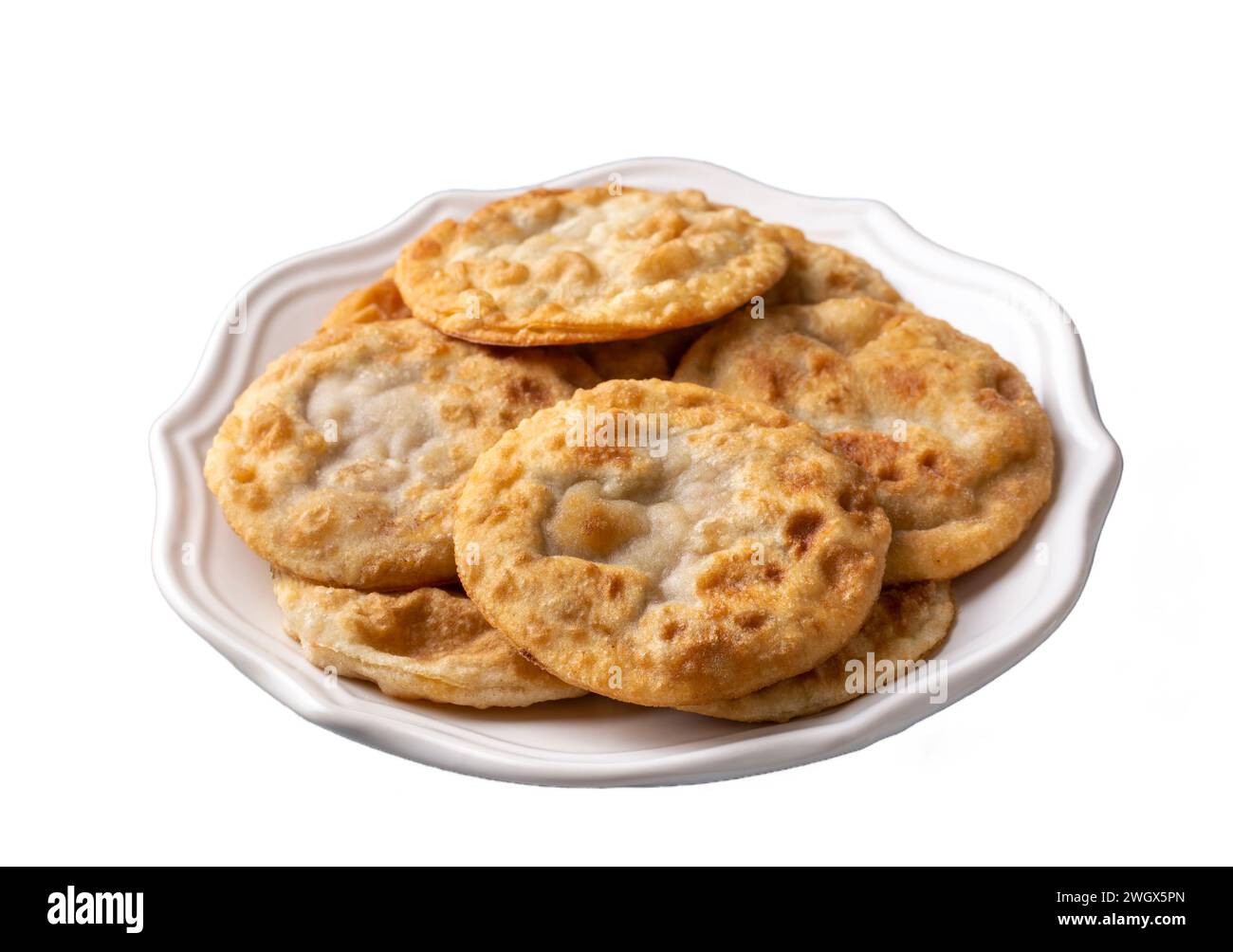 Köstlicher Fleischkuchen aus der türkischen Küche. Frittierte, handgemachte Kuchen. Türkischer Name; Fincan boregi Stockfoto