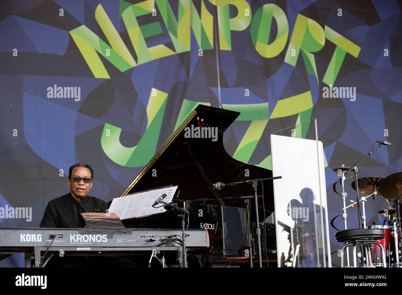 Der Pianist Herbie Hancock spielt 2023 am 6. August 2023 beim Newport Jazz Festival im Fort Adams in Newport, Rhode Island Stockfoto