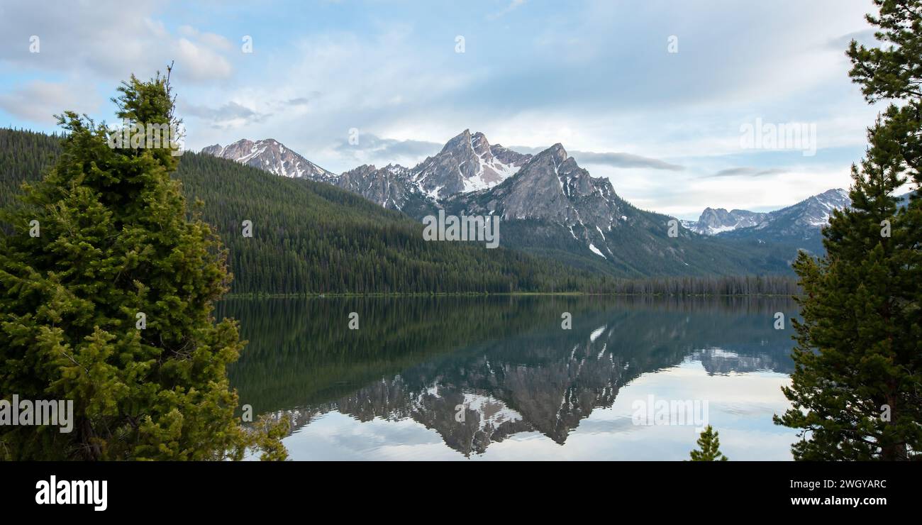 McGowan Peak über Stanley Lake Idaho Stockfoto