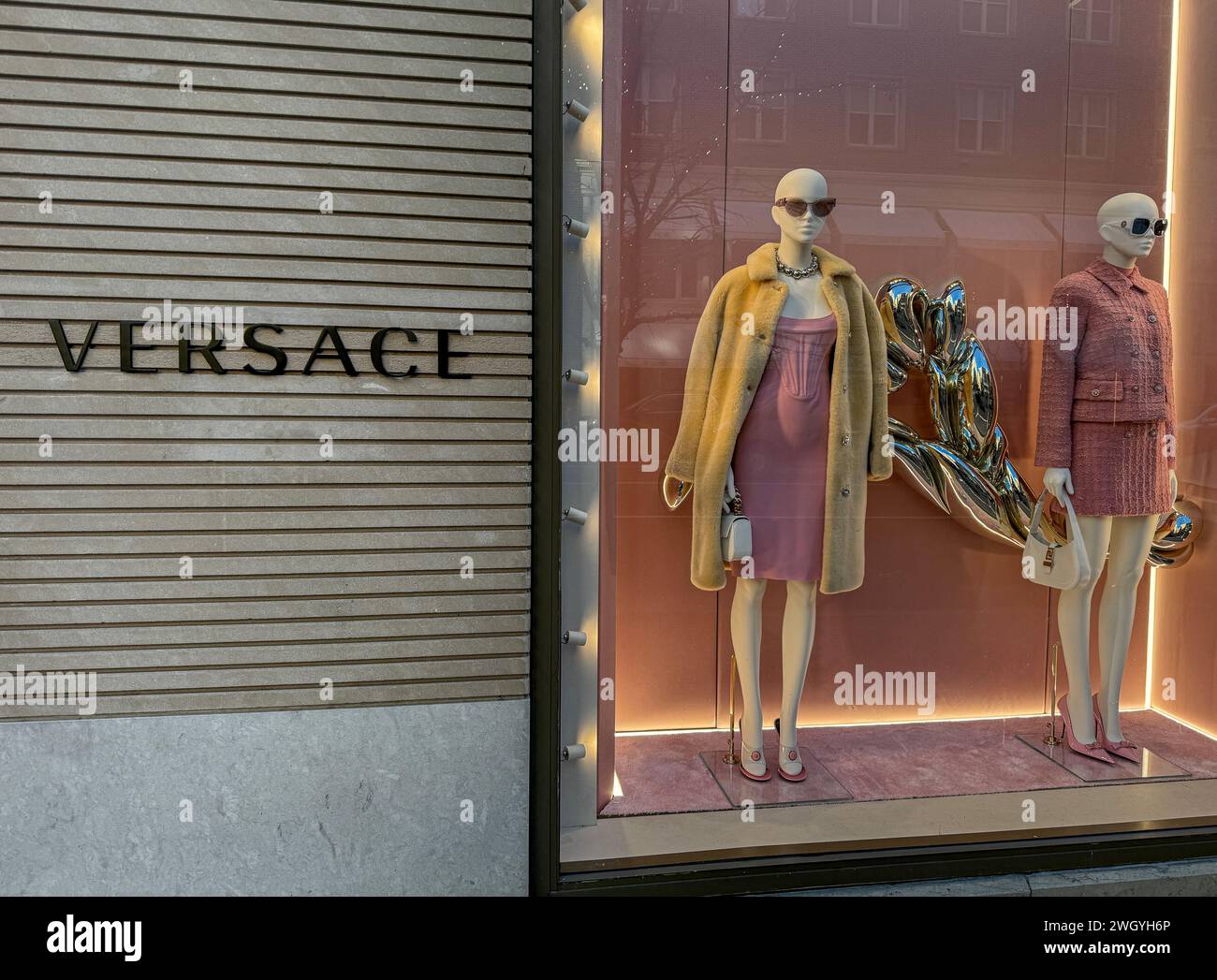 Versace Laden auf der Madison Avenue. Stockfoto
