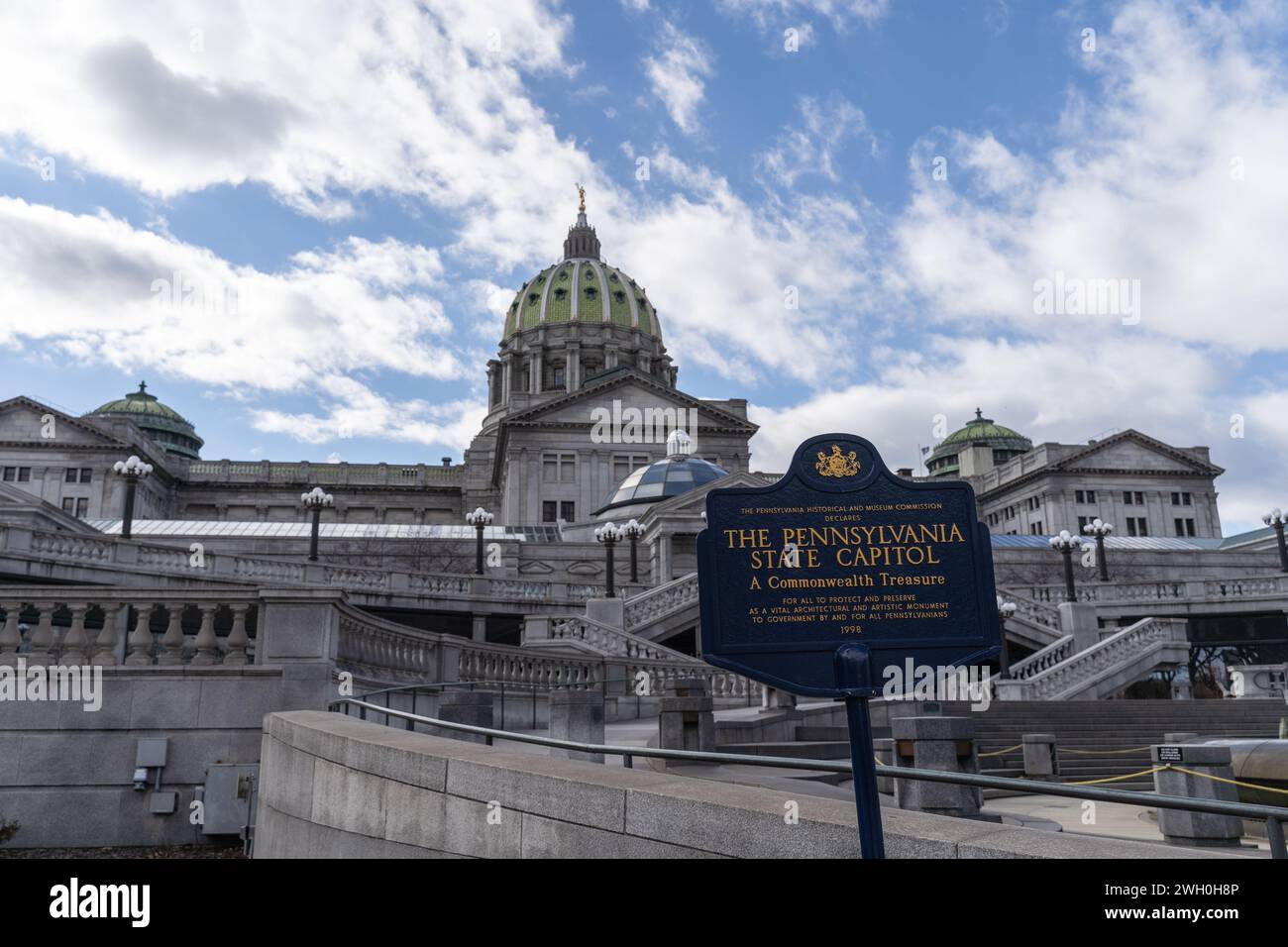 Capitol Building Harrisburg, Pennsylvania mit historischem Marker Stockfoto