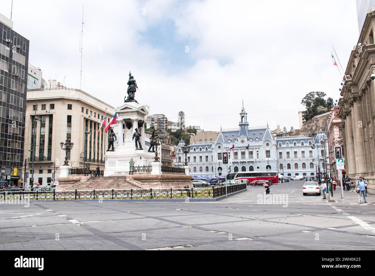 Plaza Sotomayor ist ein prominenter Platz im Herzen von Valparaiso, Chile. Stockfoto Plaza Sotomayor ist ein prominenter Platz im Herzen von Valparaiso, Chile. Stockfoto