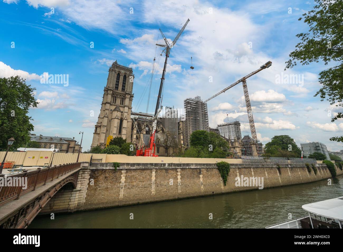Paris, Frankreich - 15. Mai 2023: Restaurierungsstätte der Kathedrale Notre Dame de Paris Stockfoto
