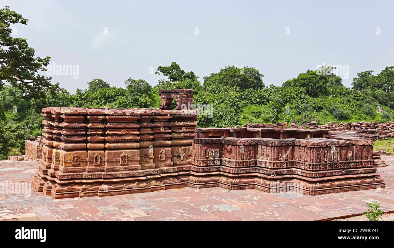 Ruine des Großen Shiva-Tempels, bekannt als Shivalaya aus dem 13. Jahrhundert, Peenjana, Baran, Rajasthan, Indien. Stockfoto