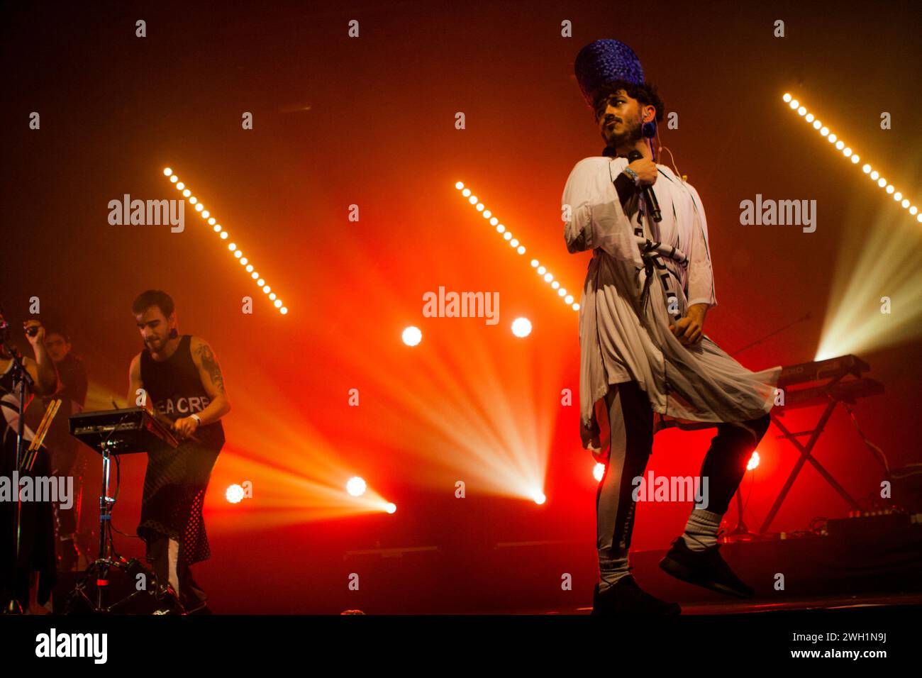 Die Gruppe 3SomeSisters trat beim Musikfestival Les Rencontres Trans Musicales auf. 3SomeSisters war eine Musikgruppe, die 2010 begann. Es besteht aus 4 Mitgliedern (3 Männer und 1 Frau): Bastien Picot, Florent Matéo, Sophie Fustec und Anthony Winzenrieth. Rennes, Bretagne, Frankreich. Stockfoto