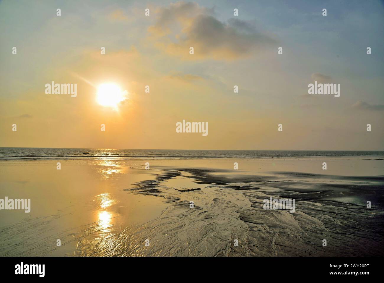 Sonnenuntergang, Bhagal Beach, Valsad, Gujarat, Indien, Asien Stockfoto