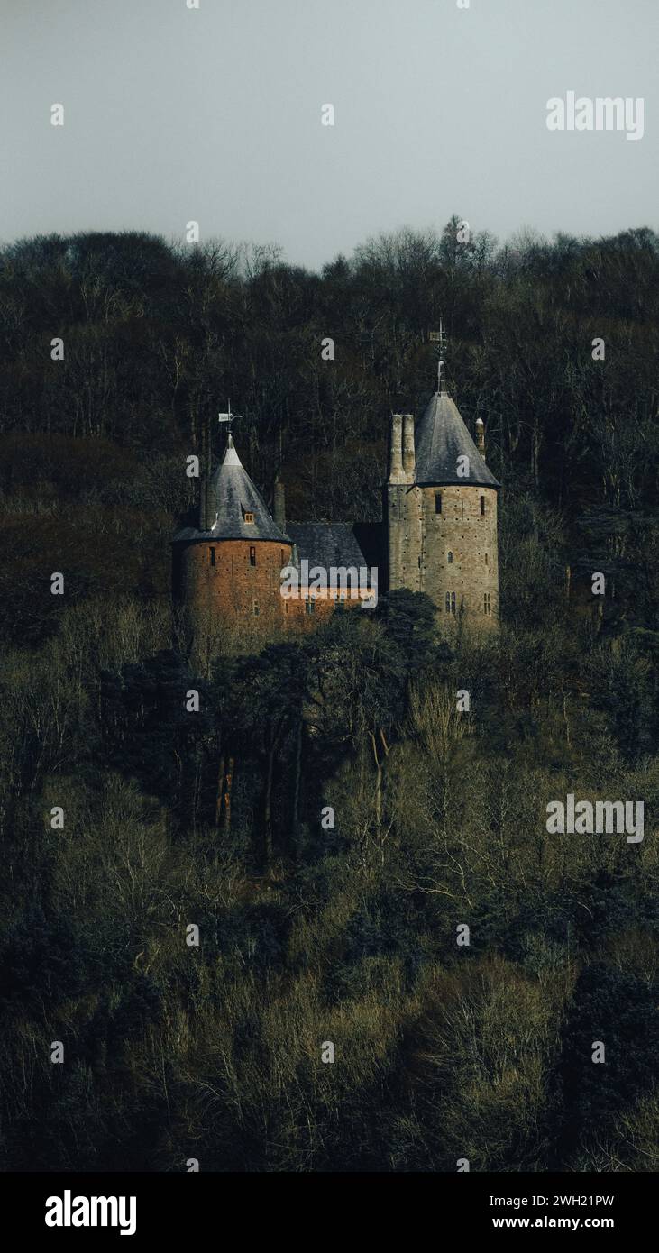Das fantastische Castell Coch (Rotes Schloss). Stockfoto