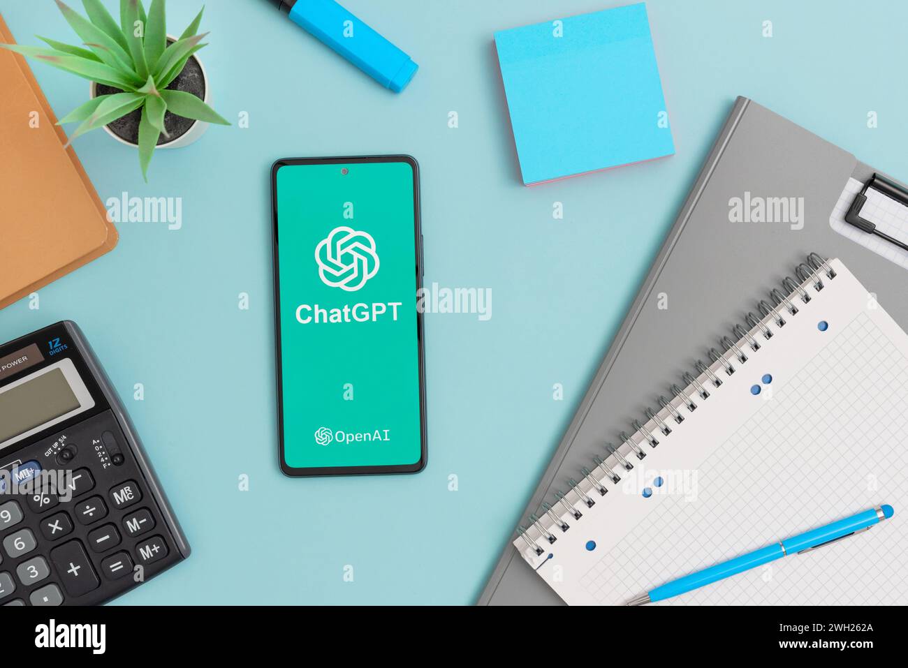 Wroclaw, Polen - 05. Februar 2024: ChatGPT AI Chatbot-Logo auf dem Smartphone Stockfoto