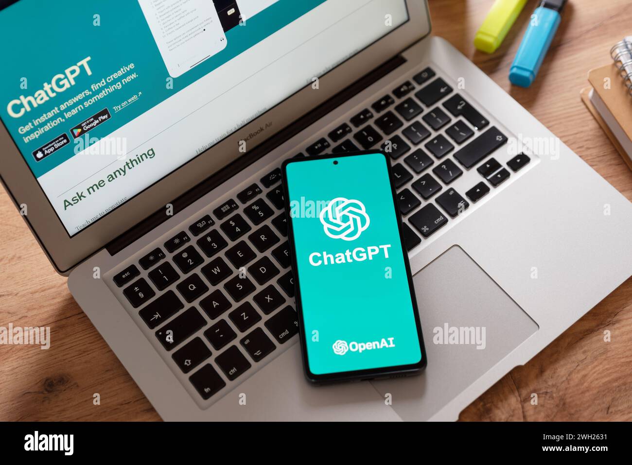 Wroclaw, Polen - 05. Februar 2024: ChatGPT AI Chatbot-Logo auf dem Smartphone Stockfoto