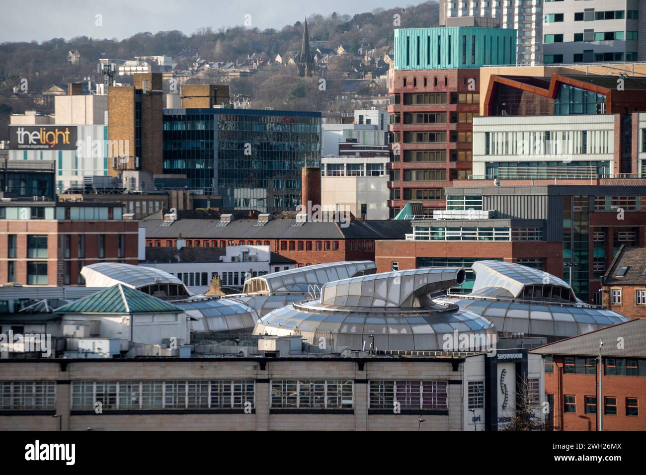 Yorkshire, Großbritannien – 27. Dezember 2020: Sheffield Hallam-Gebäude aus der ganzen Stadt Stockfoto