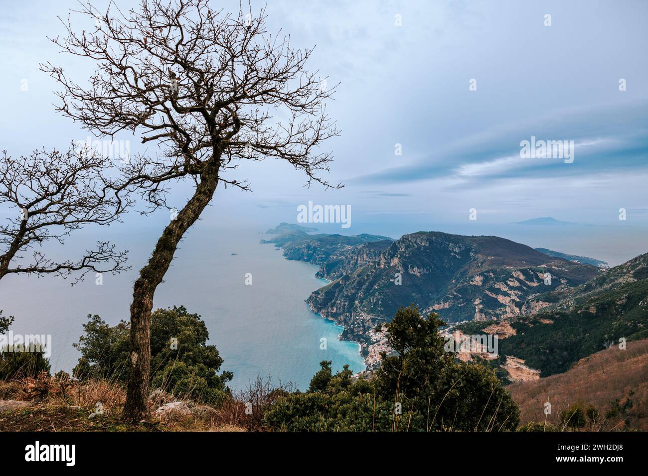Erkunden Sie den Süden Italiens, reisen Sie in die Region der Amalfiküste, atemberaubende Aussichten und Landschaften, Fernweh in Europa. Stockfoto