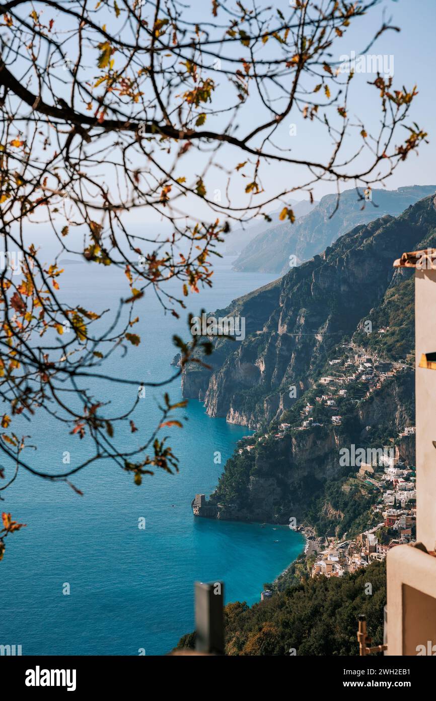Erkunden Sie den Süden Italiens, reisen Sie in die Region der Amalfiküste, atemberaubende Aussichten und Landschaften, Fernweh in Europa. Stockfoto