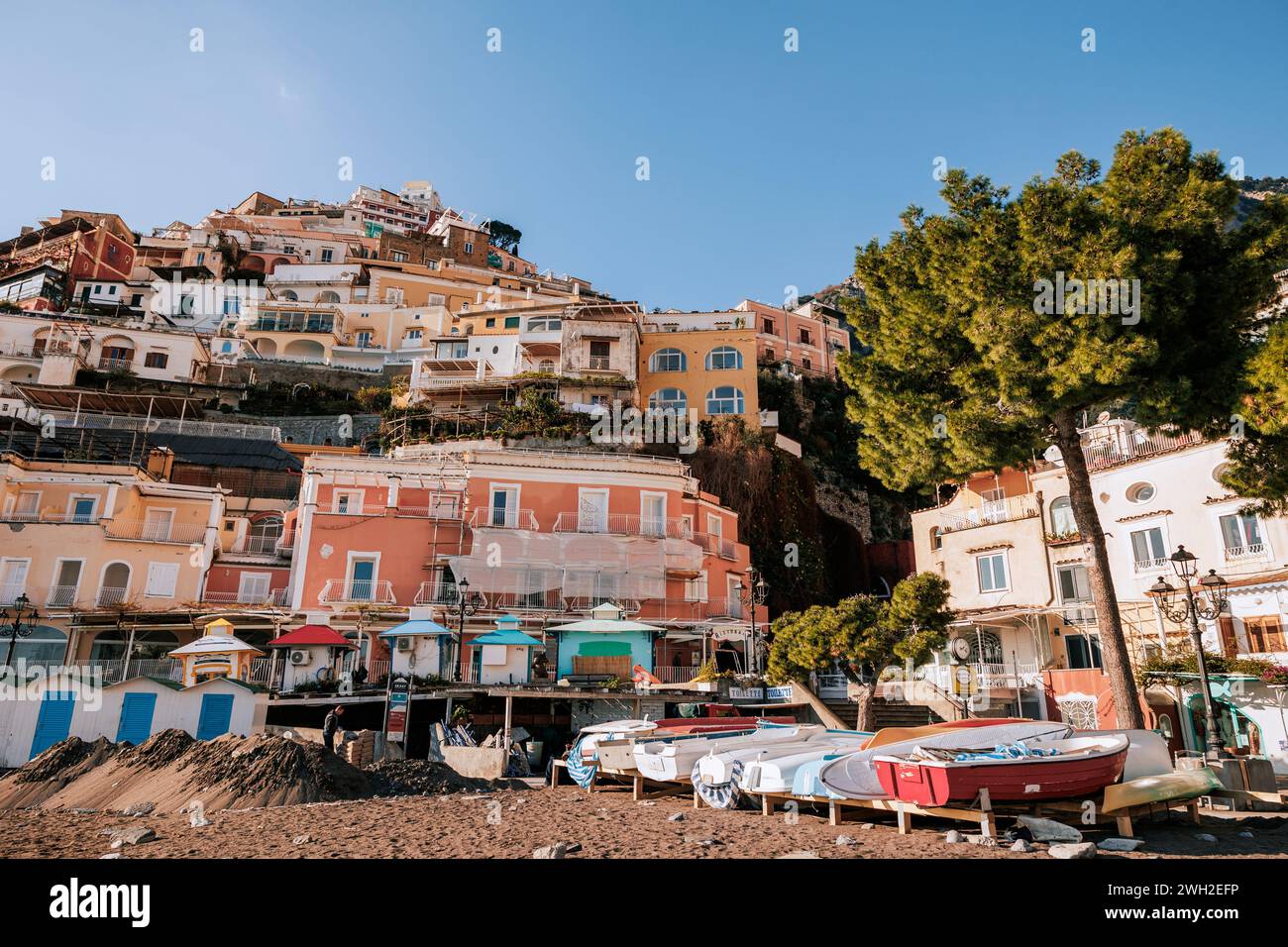 Erkunden Sie den Süden Italiens, reisen Sie in die Region der Amalfiküste, atemberaubende Aussichten und Landschaften, Fernweh in Europa. Stockfoto