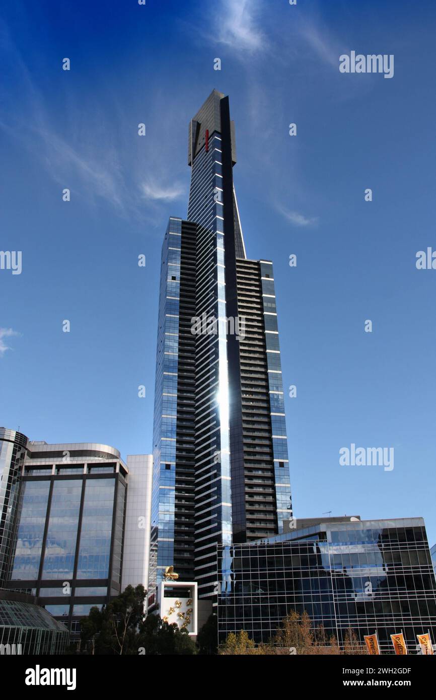 MELBOURNE, AUSTRALIEN - 9. FEBRUAR 2008: Eureka Tower Wolkenkratzer in Melbourne, Australien. Der Wolkenkratzer ist 297 m hoch. Sie wurde von der Firma Grocon gebaut. Stockfoto