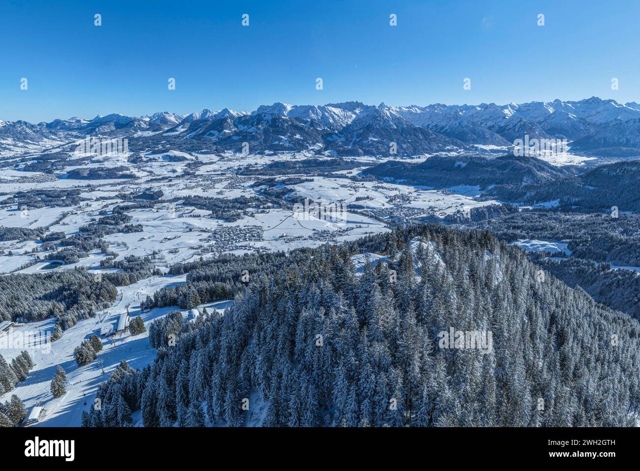 Traumwinter im Oberallgäu am Bolsterlanger Horn Ausblick auf das verschneite Allgäu rund um die Hörnerkette an Bolsterlang Bolsterlanger Horn Bayern D Stockfoto