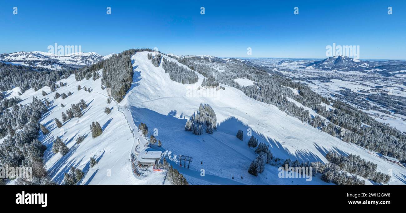 Traumwinter im Oberallgäu am Bolsterlanger Horn Ausblick auf das verschneite Allgäu rund um die Hörnerkette an Bolsterlang Bolsterlanger Horn Bayern D Stockfoto