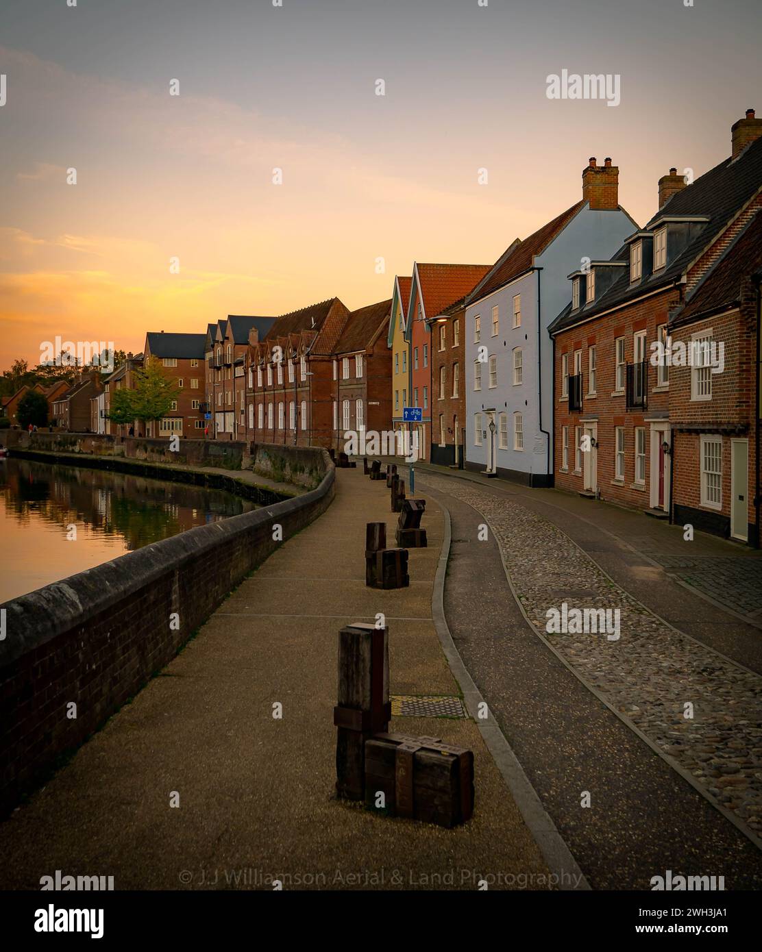 Am Ufer von Norwich am Fluss Wensum. Stockfoto