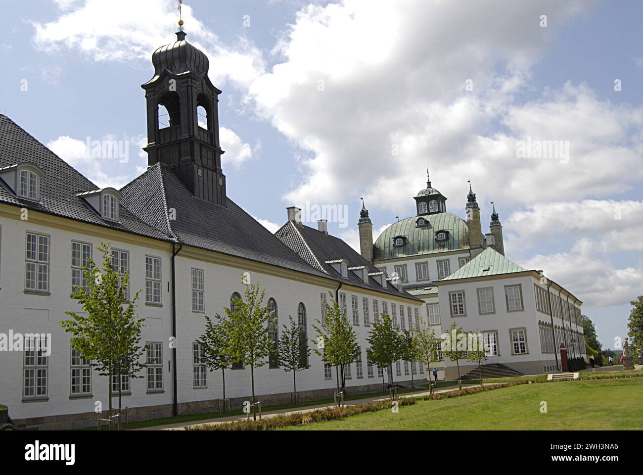 Fredensborgf/Dänemark.  Schloss Fredensborg ist Sommerresidenz H.M. Königin Margrethe II und Prinz Henrik, und die meisten offiziellen Staatsbesuche sind receíved im Schloss Fredensborg und es bedeutet Palast des Friedens, es ist 45 Kilo Meter von der dänischen Hauptstadt Kopenhagen in Nord-Sealand vom 17. Juli 2013 entfernt (Foto: Francis Joseph Dean/Deanpictures) Stockfoto