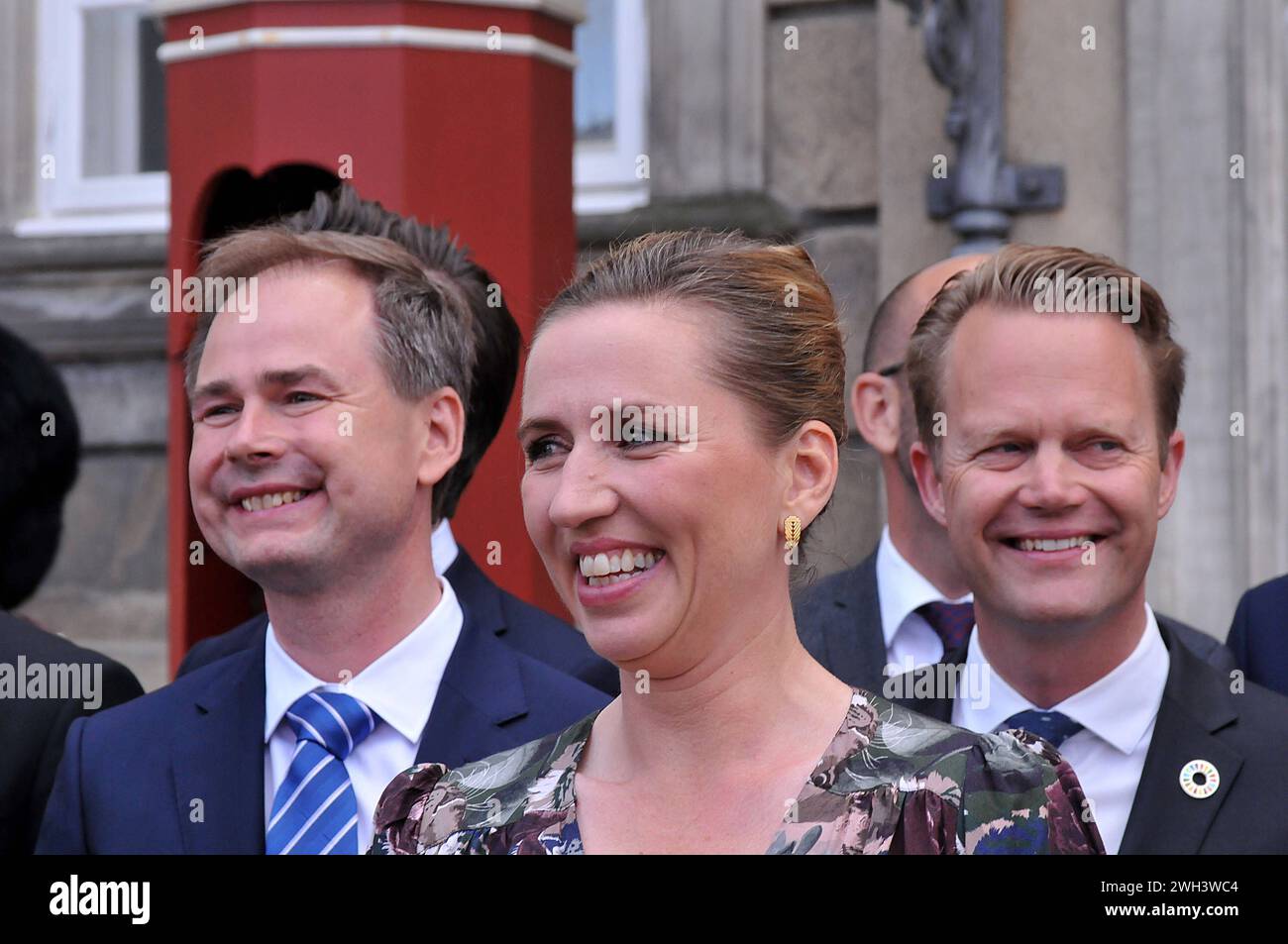 Kopenhagen/Dänemark./ 27. Juni 2019/ .die neue dänische Premierministerin Mette Frederiksen Familie ihr Sohn Magne Harr und 77 ihr Vater flemming Frederiksen, Tochter Ida Feline Harr, und ihr Sohn friiedn Bo Tengberg, warten auf Mette Frederiksen im Palast Aamalienborg, um die neue Premierministerin Mette Frederiksen zu treffen. Foto: Francis Dean / Deanpictures. Stockfoto