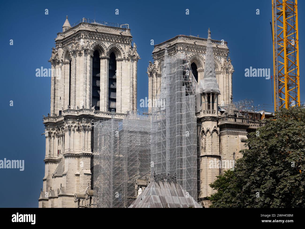 Die Kathedrale Notre Dame de Paris (unsere Lieben Frau von Paris) wird nach einem verheerenden Brand vom 15. April 2019 repariert Stockfoto