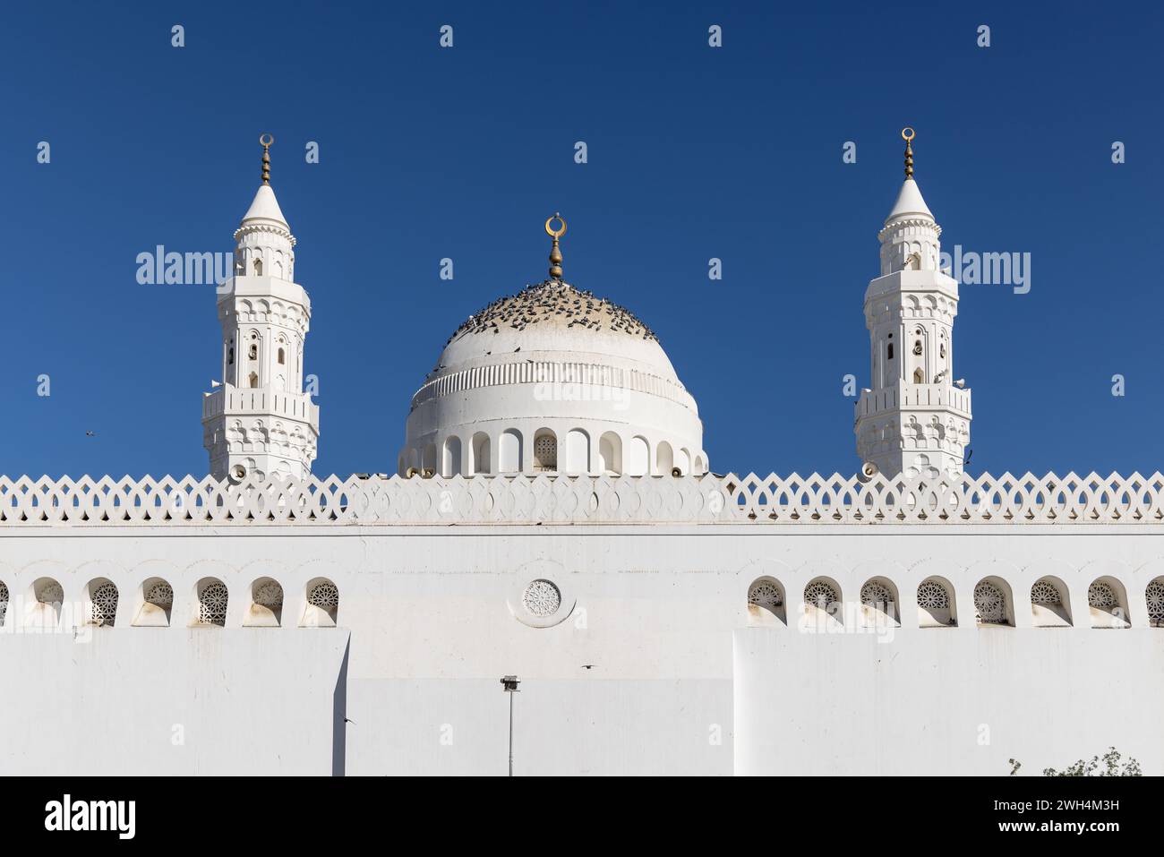 Naher Osten, Saudi-Arabien, Provinz Madinah, Medina. Minarette und Kuppel der Quba-Moschee in Medina. Stockfoto
