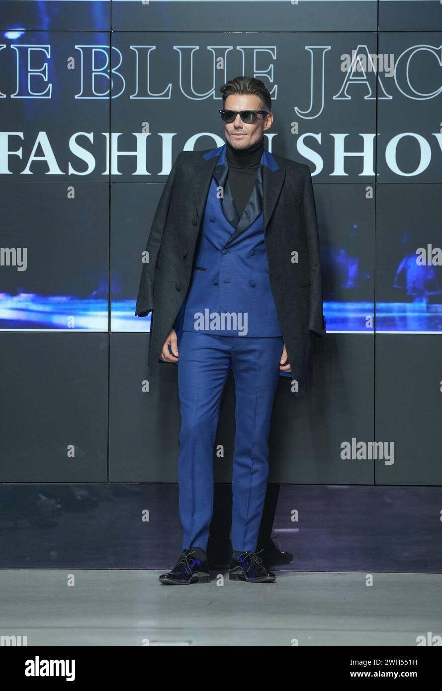 Alex Lundqvist läuft am 1. Februar 2024 auf dem Laufsteg für die Blue Jacket Fashion Show in den Moonlight Studios in New York, um der gemeinnützigen Organisation ZERO Prostate Cancer zugute zu kommen Stockfoto