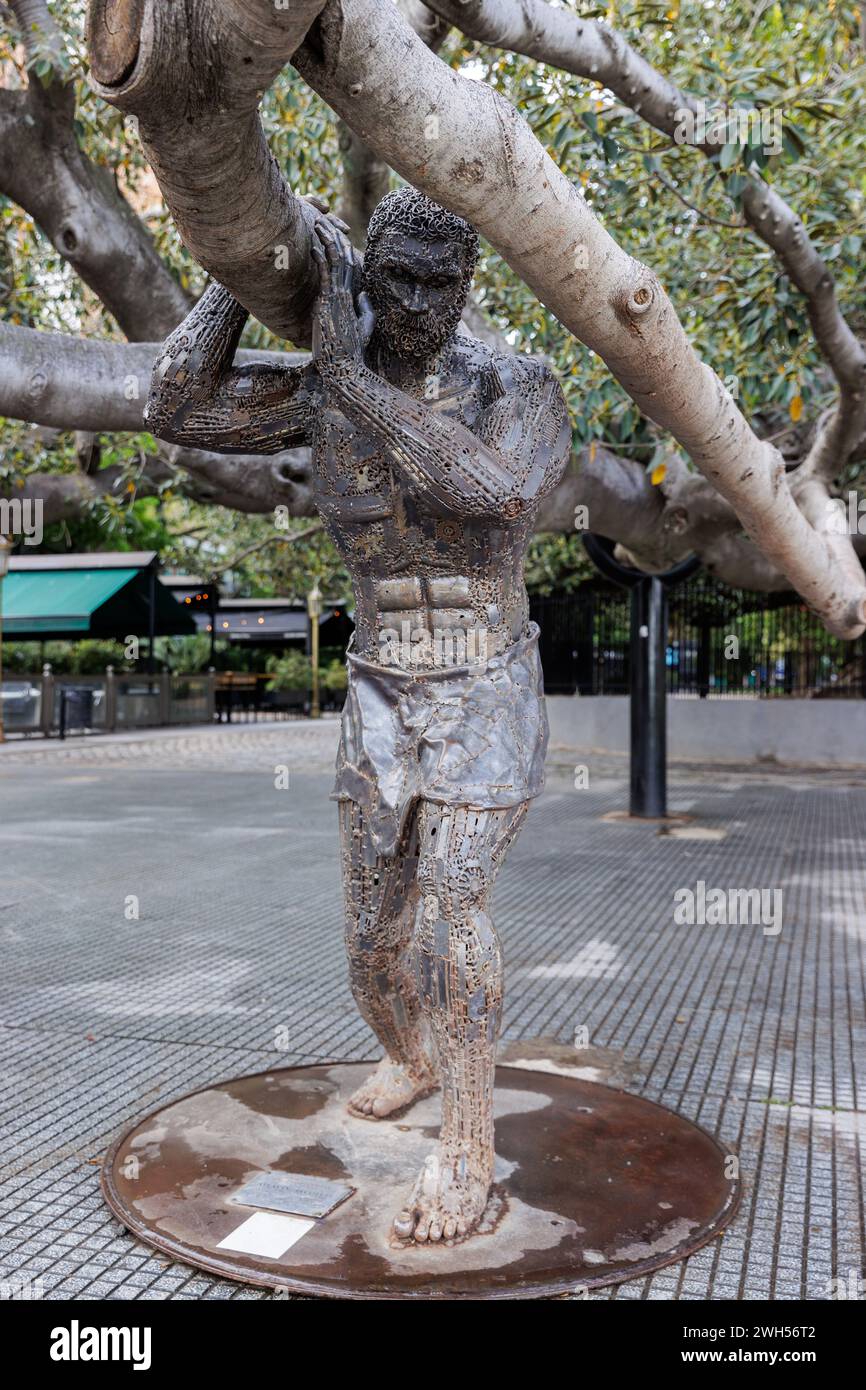 Der Atlas, eine Skulptur in Recoleta, Buenos Aires, Argentinien, Montag, 13. November, 2023. Foto: David Rowland / One-Image.com Stockfoto