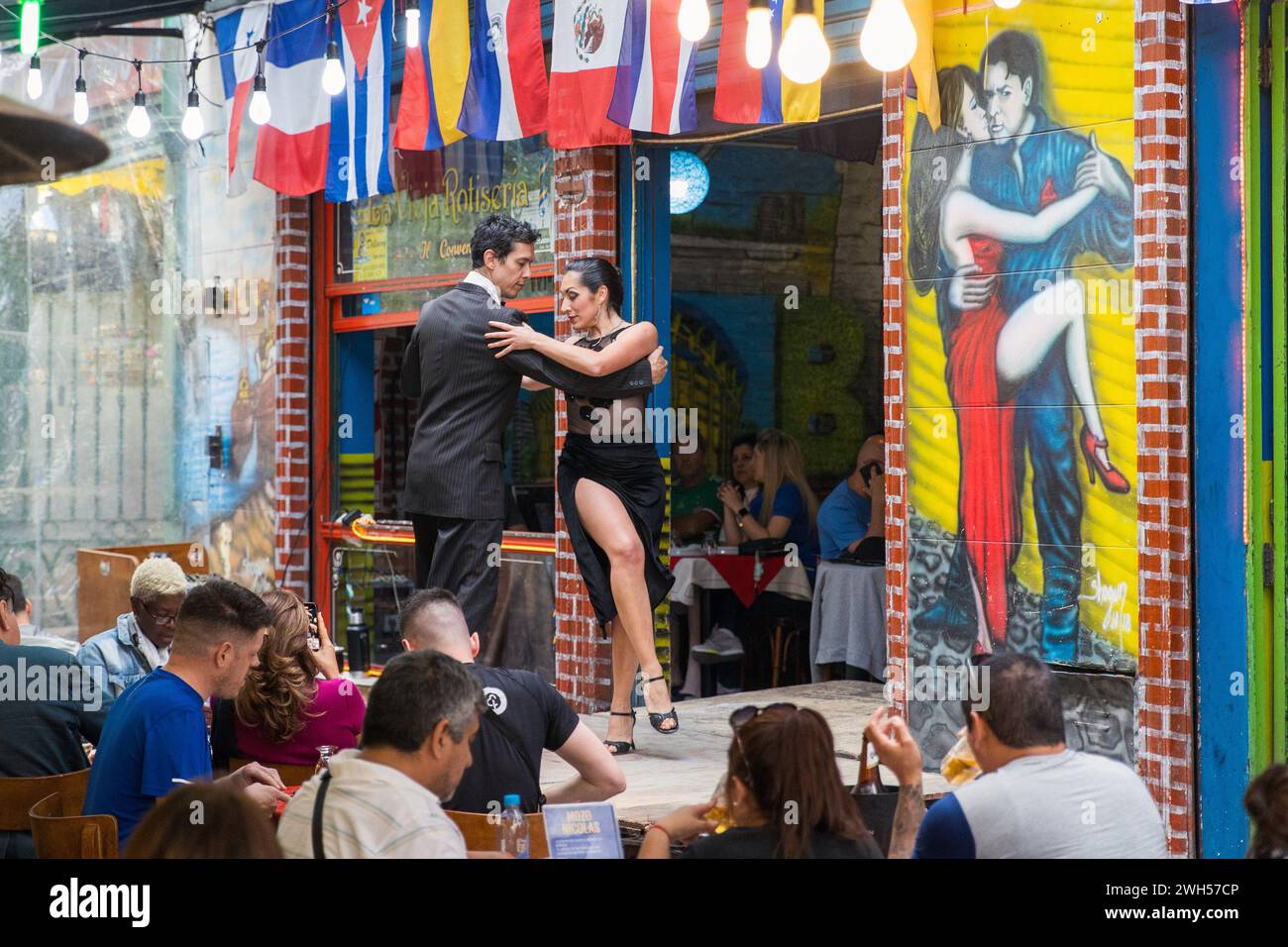 Tango Show, La Boca, Buenos Aires, Argentinien, Montag, November 2023. Foto: David Rowland / One-Image.com Stockfoto