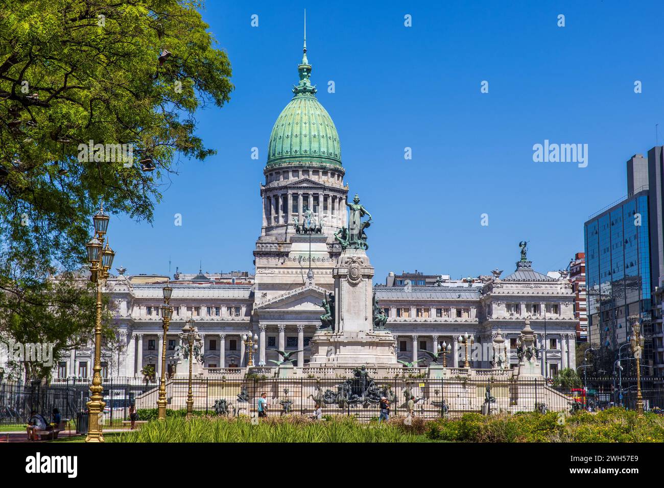 Nationalkongress von Argentinien und Denkmal der beiden Kongresse, Buenos Aires, Argentinien, Dienstag, 14. November, 2023. Foto: David Rowland Stockfoto