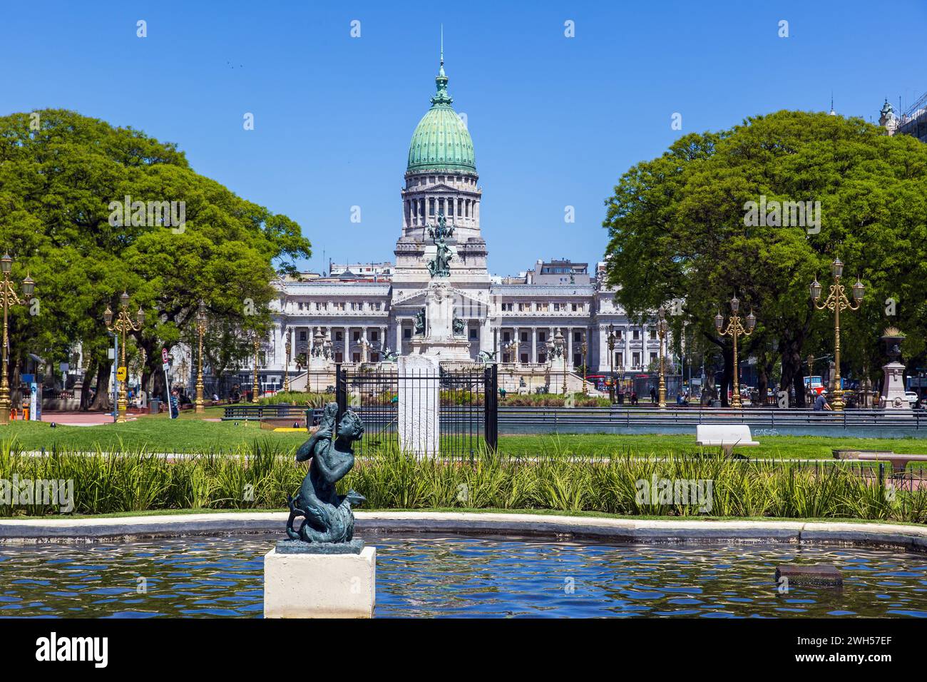 Nationalkongress von Argentinien und Denkmal der beiden Kongresse, Buenos Aires, Argentinien, Dienstag, 14. November, 2023. Foto: David Rowland / One-Ima Stockfoto