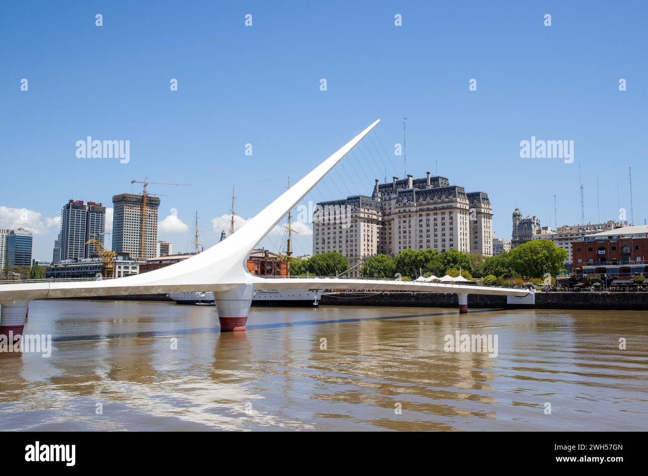 Frauenbrücke, Buenos Aires, Argentinien, Dienstag, 14. November, 2023. Foto: David Rowland / One-Image.com Stockfoto