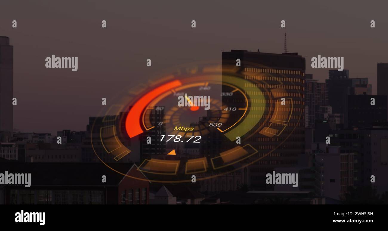 Bild des orangen Tachometers über der Stadtlandschaft Stockfoto
