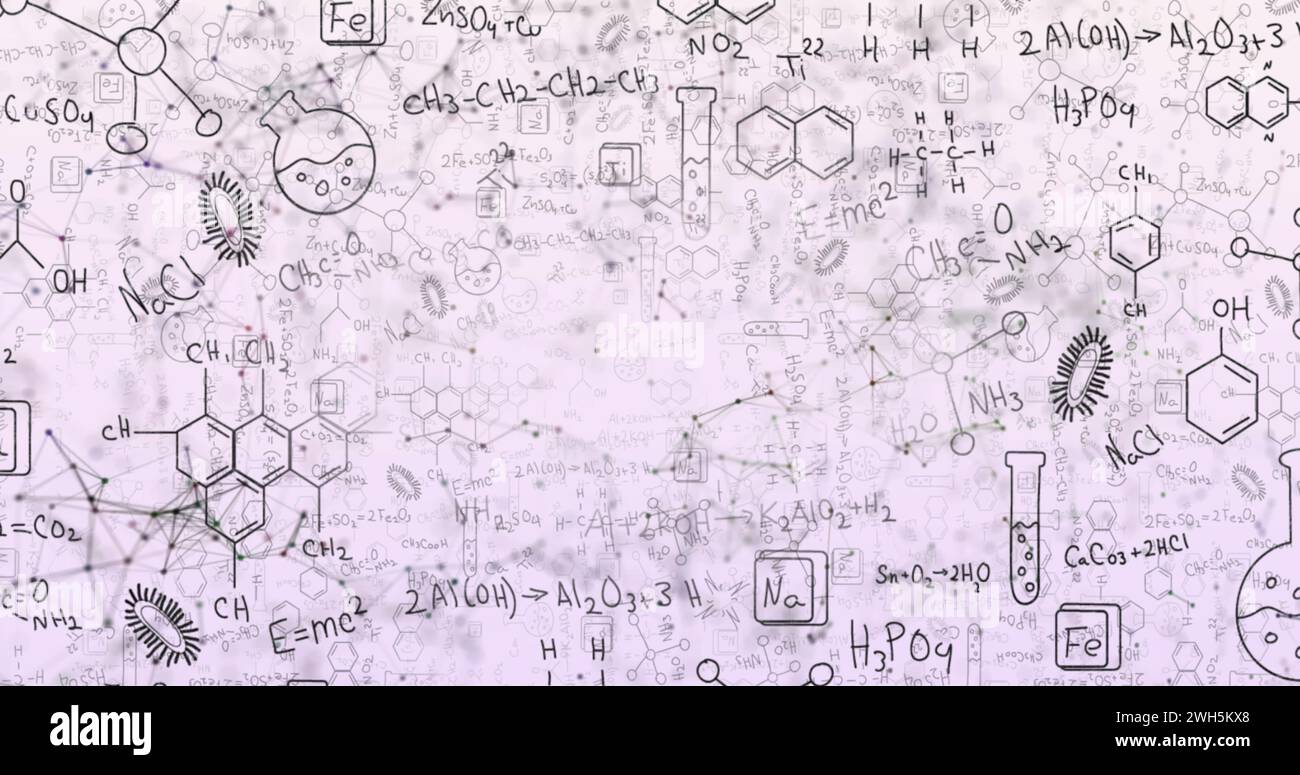 Chemische Formeln und Diagramme decken ein Whiteboard in einer Schule ab Stockfoto