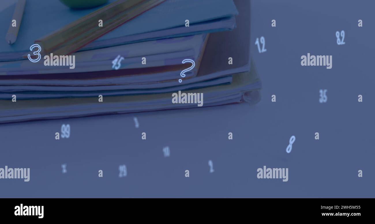 Bild von Zahlen über Schulsachen Stockfoto