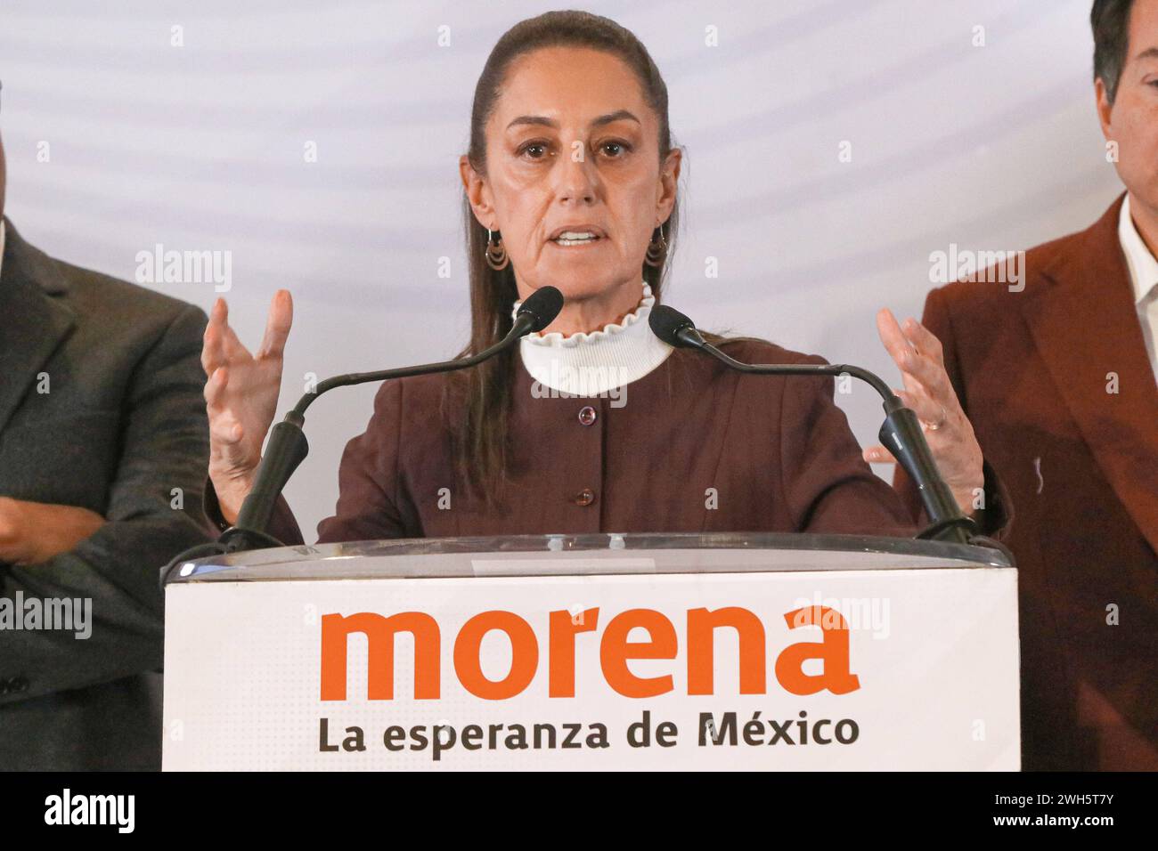 Claudia Sheinbaum Mexicos Vorkandidat Pressekonferenz 6. Februar 2024, Mexiko-Stadt: Claudia Sheinbaum, Vorkandidatin für die Präsidentschaft Mexikos für die Koalition Let s Keep Making History, gab während einer Pressekonferenz ihre Position zu den Initiativen bekannt, die Präsident Andres Manuel Lopez Obrador der Abgeordnetenkammer im Camino Real Pedregal Hotel Mexico City Mexiko-Stadt Mexiko-Stadt vorgestellt hat Copyright: xJosexLuisxToralesxEyepixGroupx Stockfoto