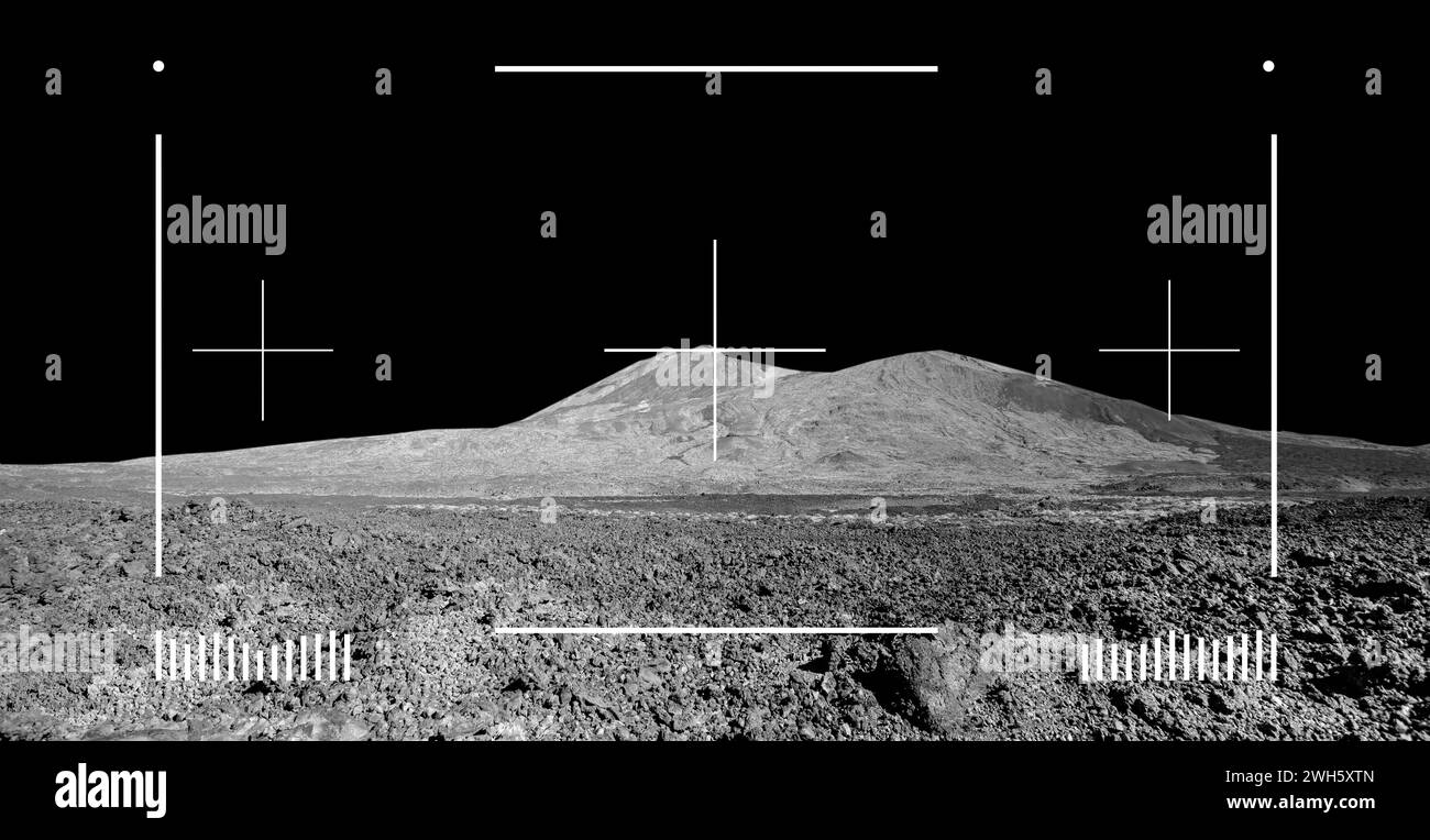 Schwarzer Mond-Planet mit trockener Landschaft, felsigen Hügeln, Bergen. Fantastische Exploration und Science-Fiction-Hintergrund Stockfoto