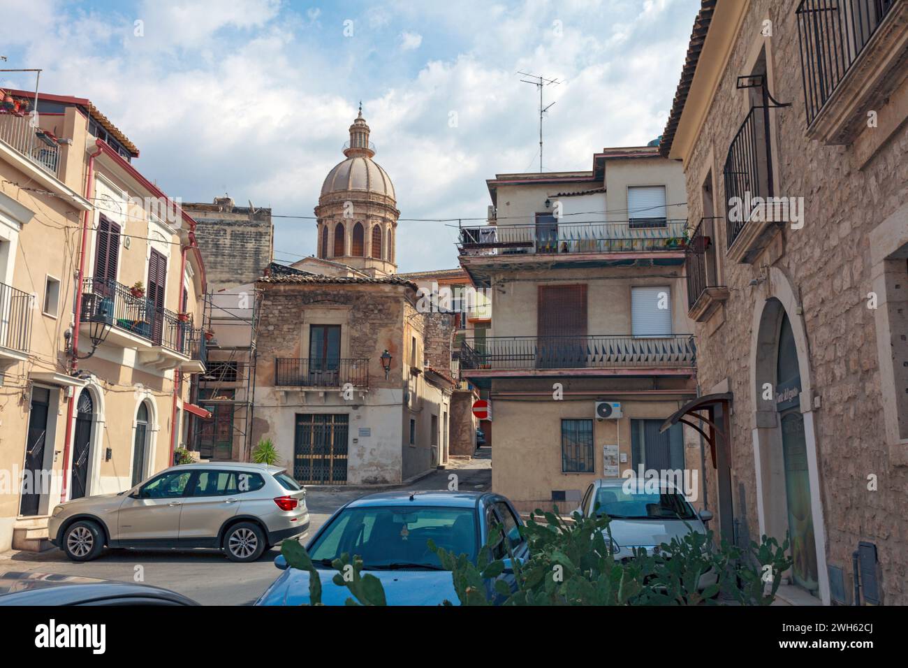 Blick auf die Straße von Rosolini, Sizilien Stockfoto