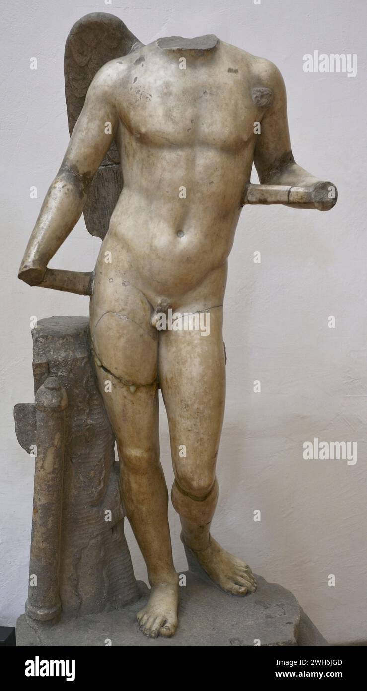 Statue von Eros. Marmor. Römische Kopie nach Praxiteles Original. Mitte des 2. Jahrhunderts n. Chr. Vom Dorf Nikyup (Nicopolis ad Istrum), Region Veliko Tarnovo, Bulgarien. Nationales Archäologisches Museum. Sofia. Bulgarien. Stockfoto