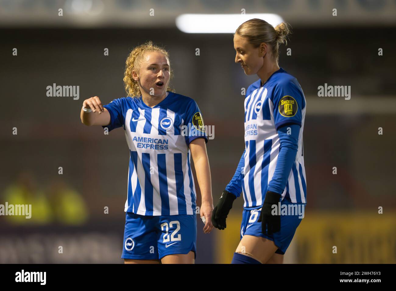 Crawley, Großbritannien. Februar 2024. Katie Robinson von Brighton & Hove Albion Women beim Viertelfinalspiel des FA Women’s Continental Tyres League Cup zwischen Brighton & Hove Albion WFC und Aston Villa WFC im Broadfield Stadium in Crawley am 7. Februar 2024. Dieses Bild darf nur für redaktionelle Zwecke verwendet werden. Nur redaktionelle Verwendung. Quelle: Ashley Crowden/Alamy Live News Stockfoto