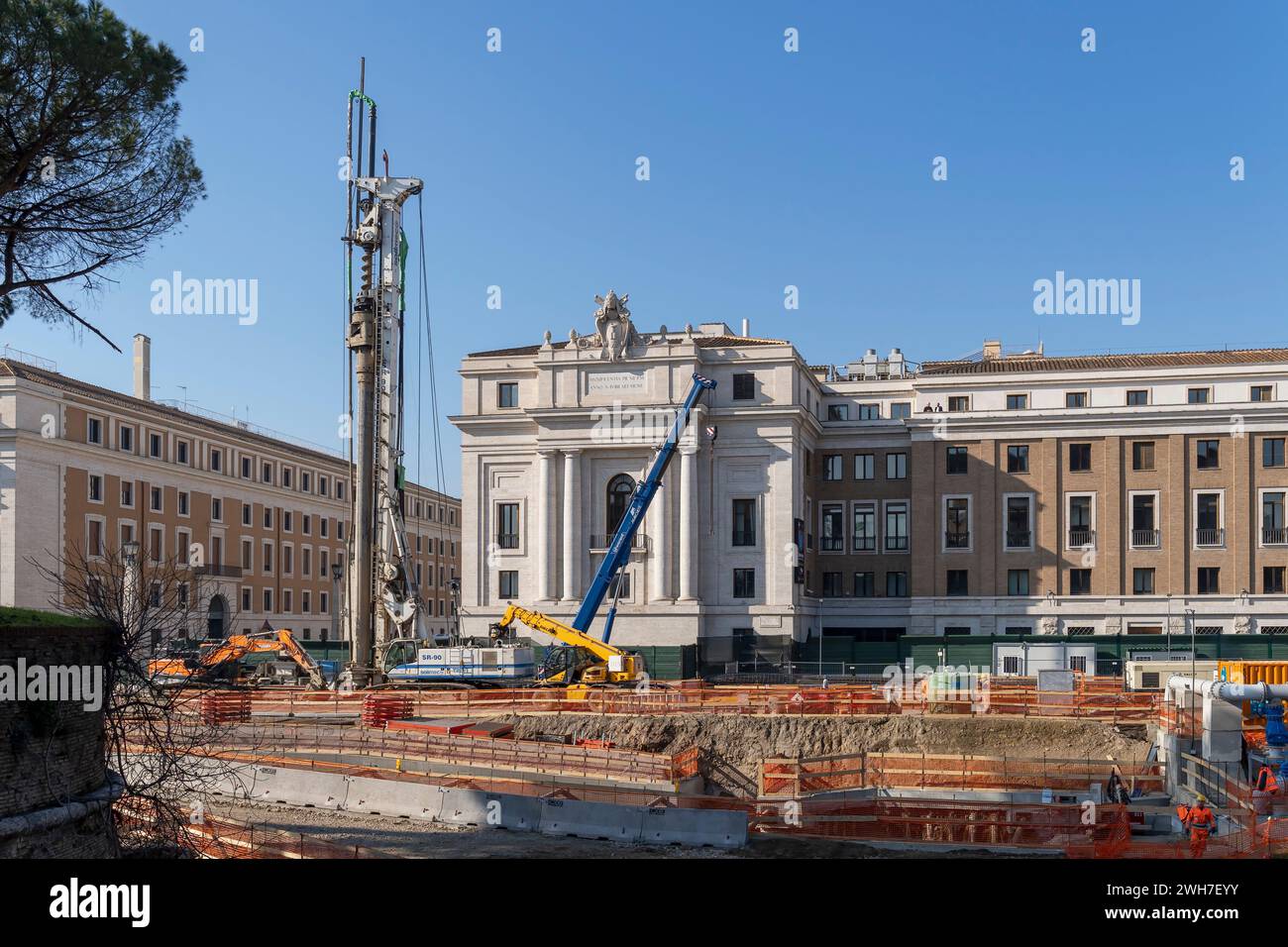 Rom verwandelt sich zum Jubiläum 2025. Baustelle, Bauarbeiten für die Unterführung der Piazza Pia. Rom, Italien, Europa, Europäische Union, EU Stockfoto