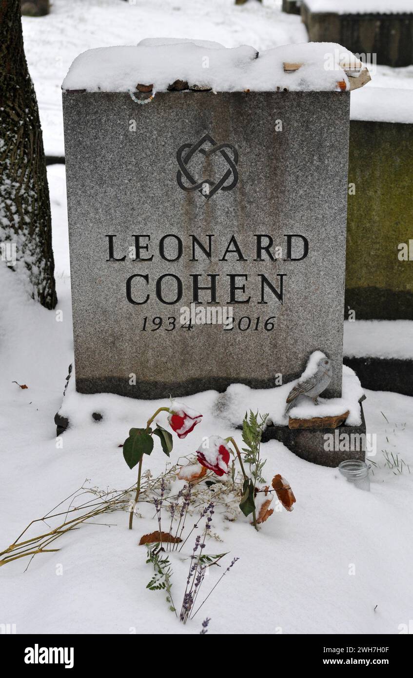 Das Grab des berühmten kanadischen Singer-Songwriters und Dichters Leonard Cohen auf dem Shaar Hashomayim Cemetery in Montreal. Stockfoto